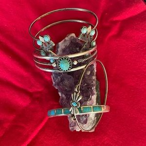Lot of 4 turquoise bangles - vintage